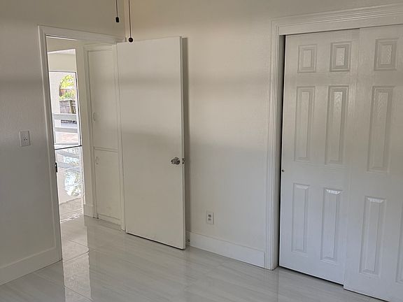 5th image of 1929 5th Avenue Dr E