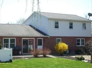 23 Pinewood Ave, Lititz, PA 17543