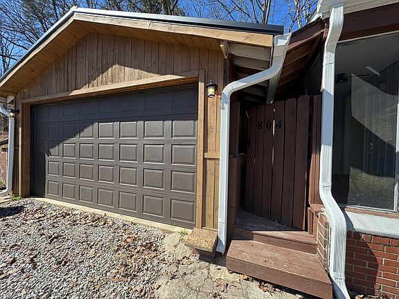 5th image of 804 Mowbray Pike