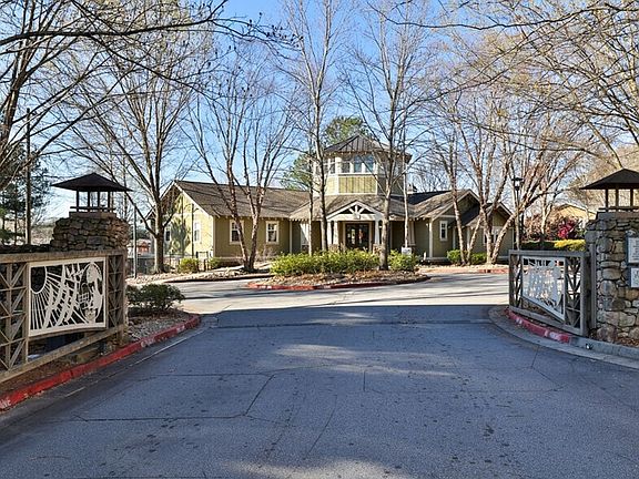 3rd image of 833-937 Old Greenville Hwy