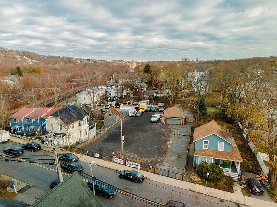 1st image of 147 West St