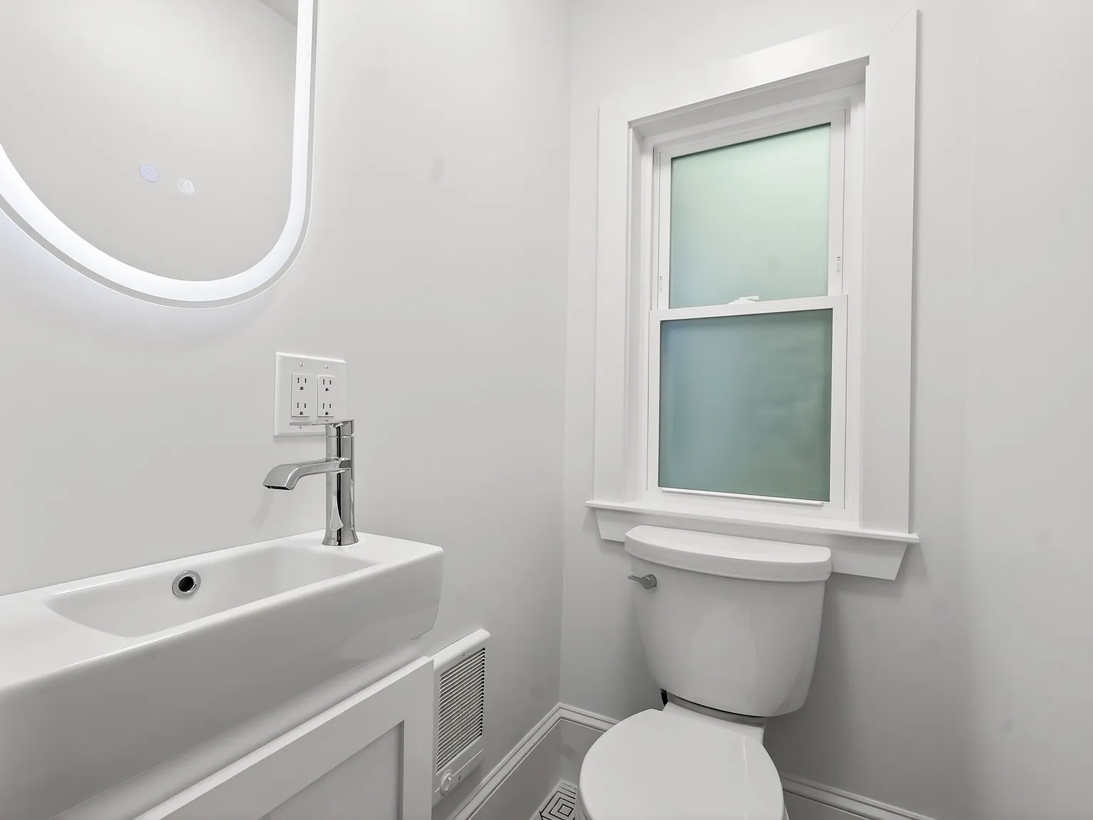 3 bed, 1.5 bath, 1250 sqft, $3,375 — Photo 1