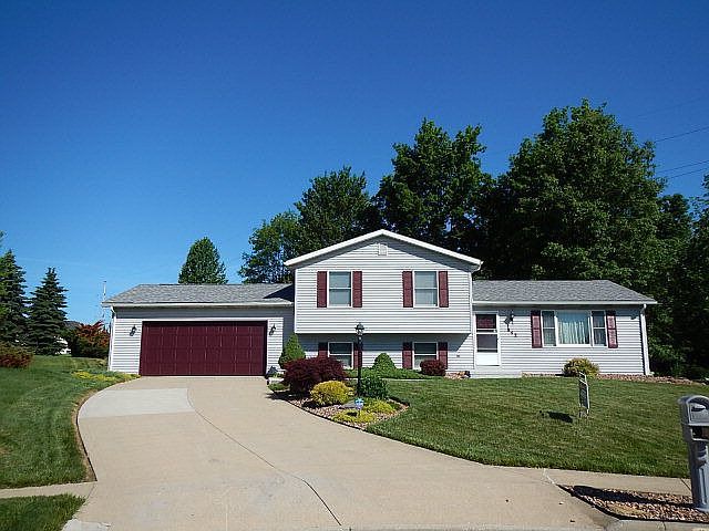 1st image of 942 W Linden Cir
