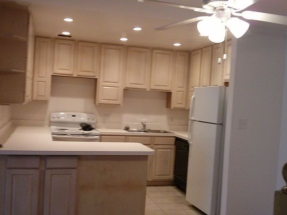 5th image of 7936 Janes Ave #224