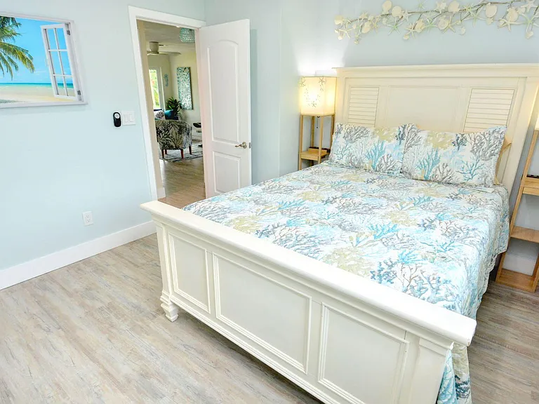 1315 NE Flora Pl — Photo 16