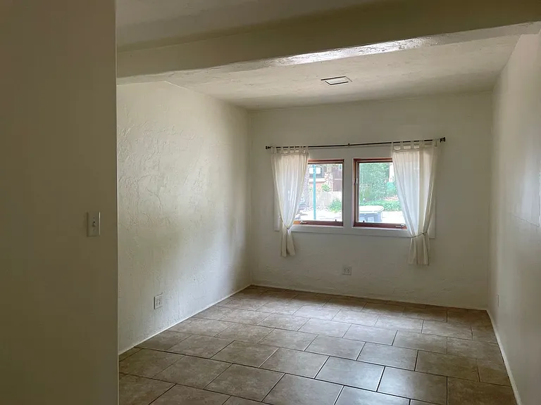 209 E Dale Ave — Photo 5