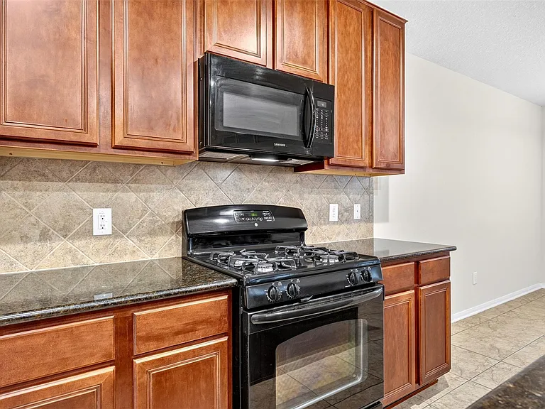 18631 Cypress Lake Village Dr — Photo 7