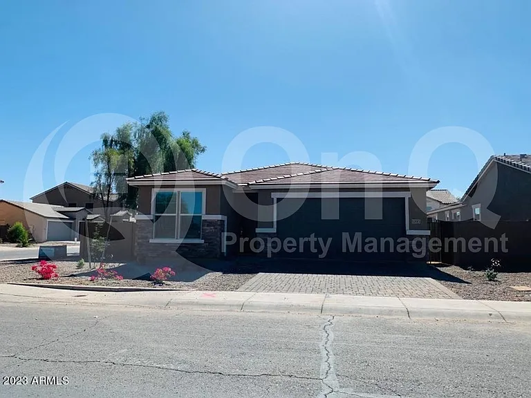 1265 E Kingman St — Photo 3