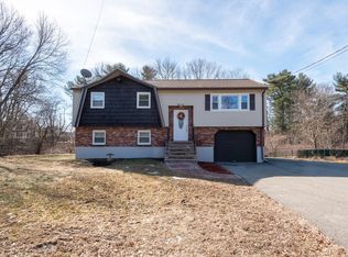 10 Mohawk Dr, Tewksbury, MA 01876