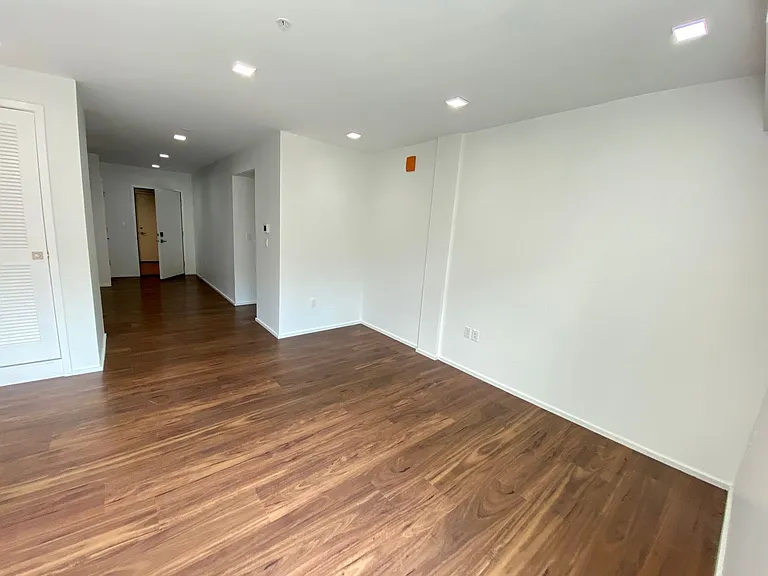 9 E. Mount Royal — Photo 234