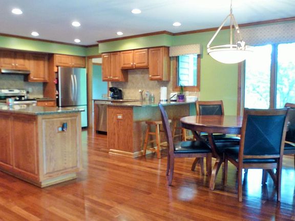 3rd image of 5806 Rushwood Dr