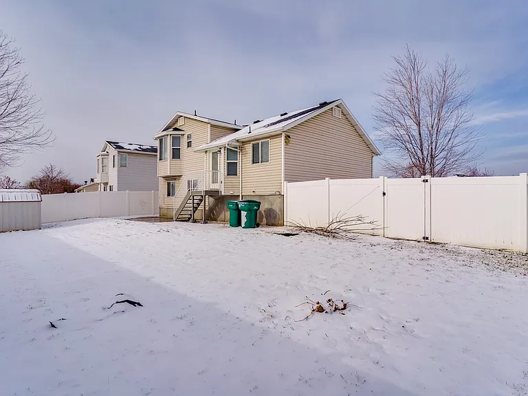 2271 W 1450 N — Photo 3