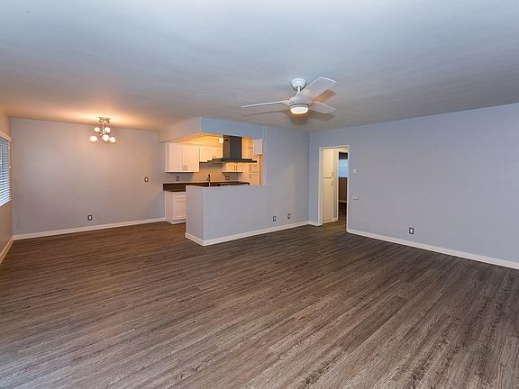 3rd image of 620 Coronado Ave APT 18