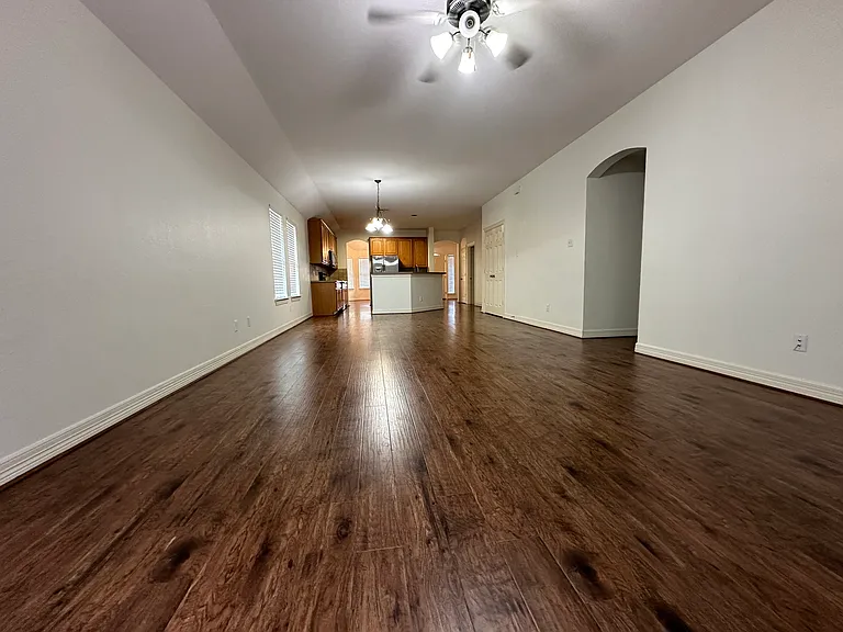 4717 Worchester Ln — Photo 3