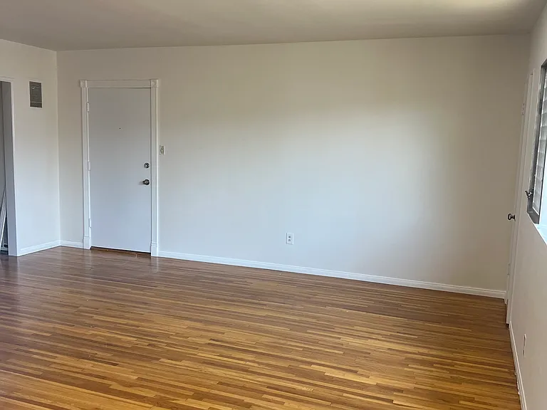 3426 Mentone Ave #7 — Photo 3