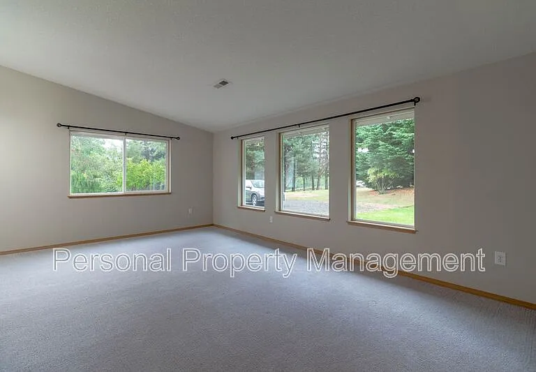 1312 SE 352nd Ave — Photo 2