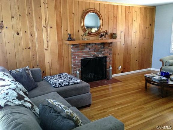 3rd image of 588 N Houser Dr