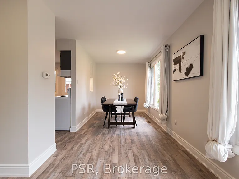 88 Upper Canada Dr — Photo 7