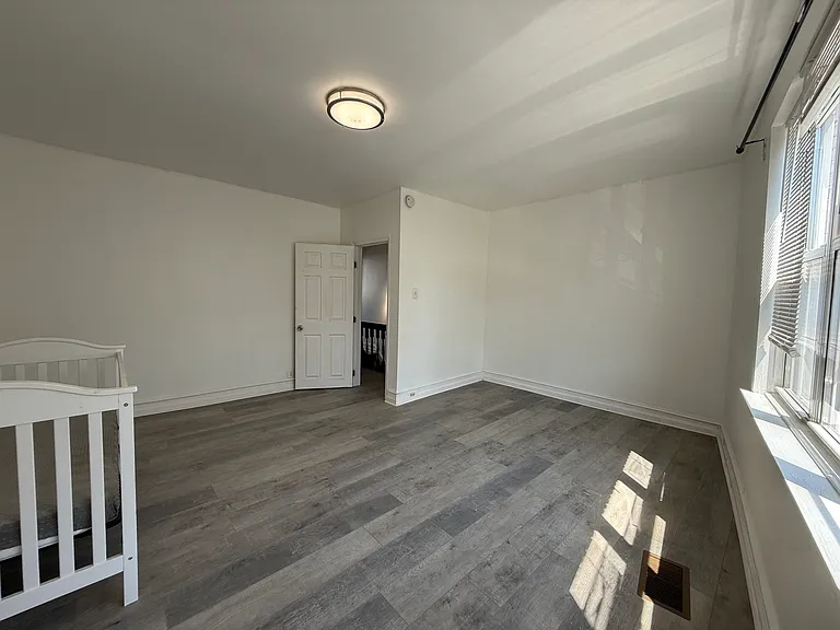1146 S 9th St — Photo 13