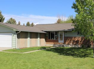 1213 Birch Ln, Cody, WY 82414