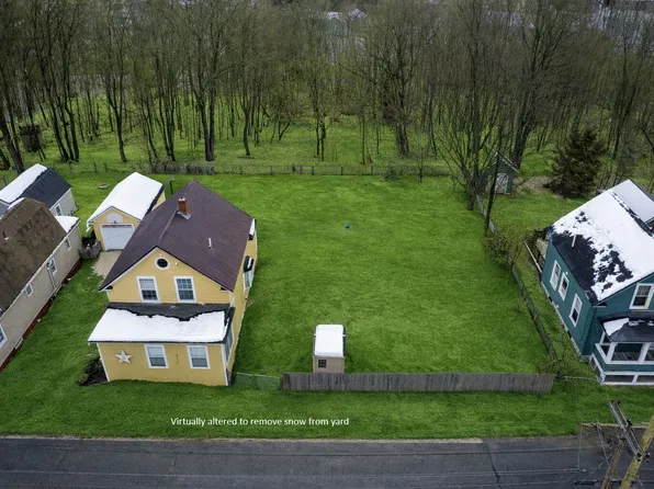 30 Lemaire Avenue, Lewiston, ME 04240