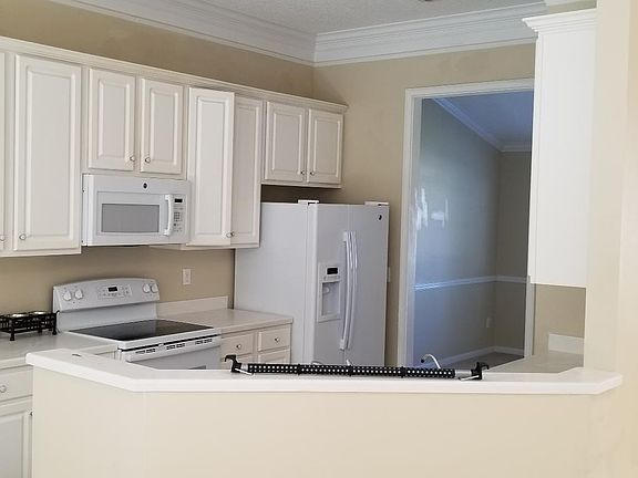3rd image of 101 Sea Lily Ln