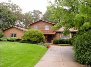 11426 Bay Of Firth Blvd, Fenton, MI 48430