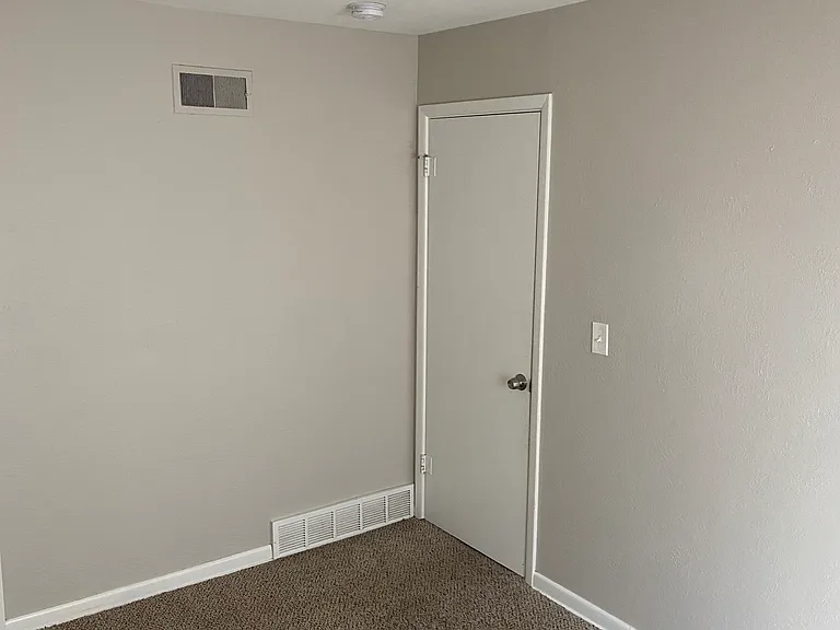 9164 E Newton St — Photo 5