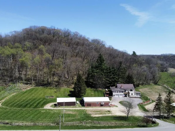 27461 Munz Drive, Lone Rock, WI 53556