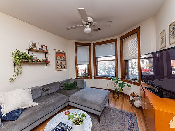 4th image of 4612 N Claremont Ave #1