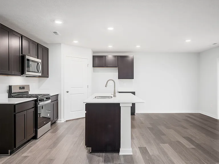 426 Emily Dr — Photo 17