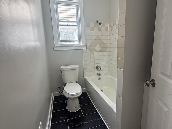 3rd image of 144 S Durand Pl #2RR
