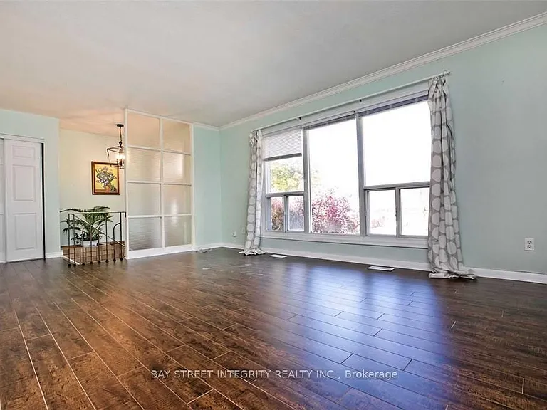 60 Hesketh Ct — Photo 5