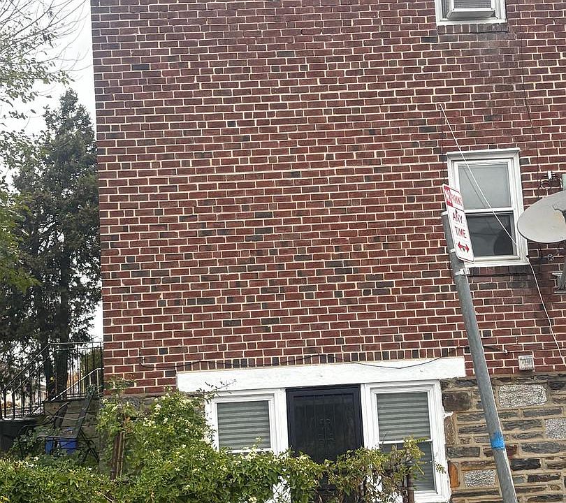 2nd image of 5901 N Hutchinson St