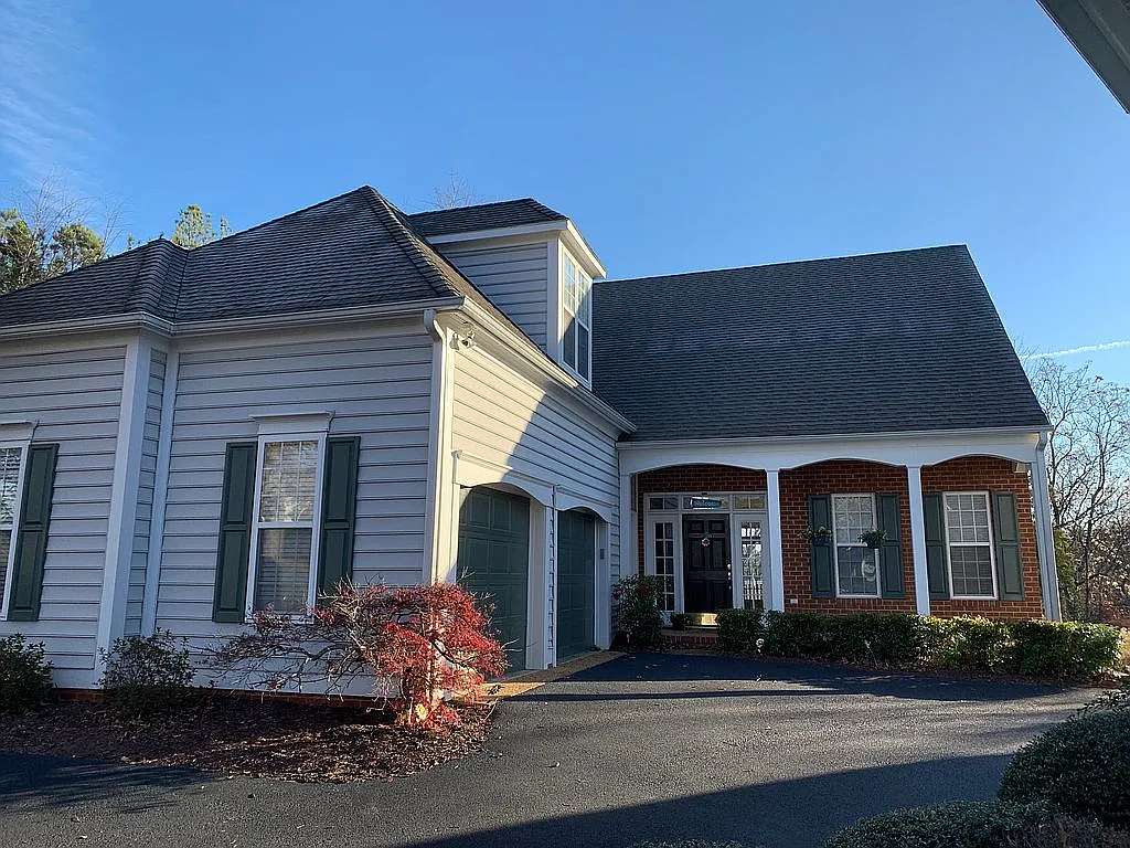 1108 Courtyard Dr photo 1
