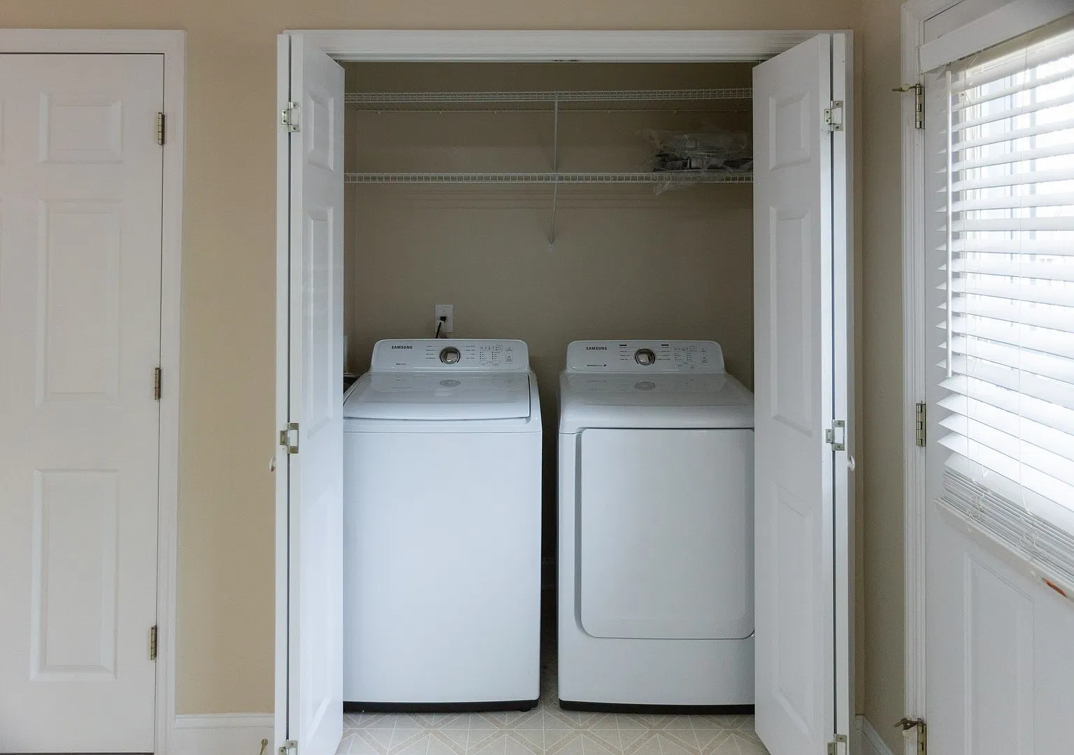 2 Bedroom Townhome off Atlanta Hwy! — Photo 3