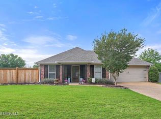 105 W Pinebrook Dr, Brandon, MS 39047