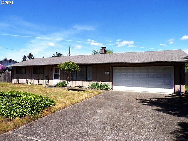 1st image of 8510 NE Lewis Dr