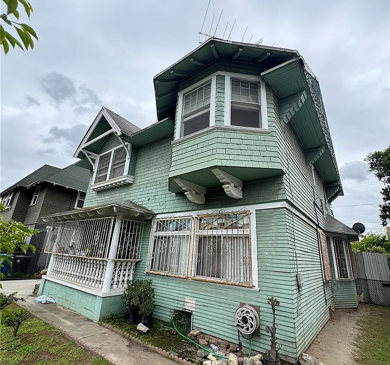1st image of 1708 W 24th St