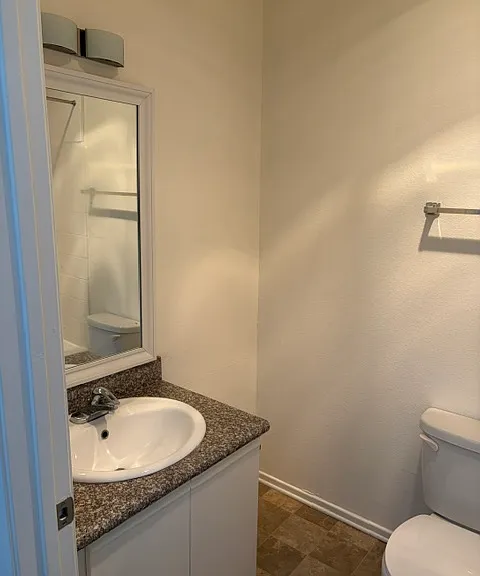 450 N Van Ness Ave #105 — Photo 11