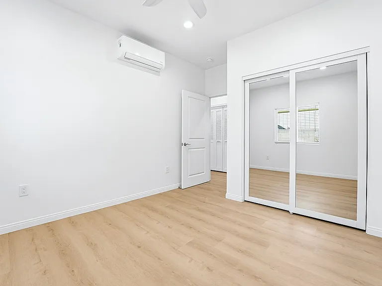 21003 Longworth Ave — Photo 16