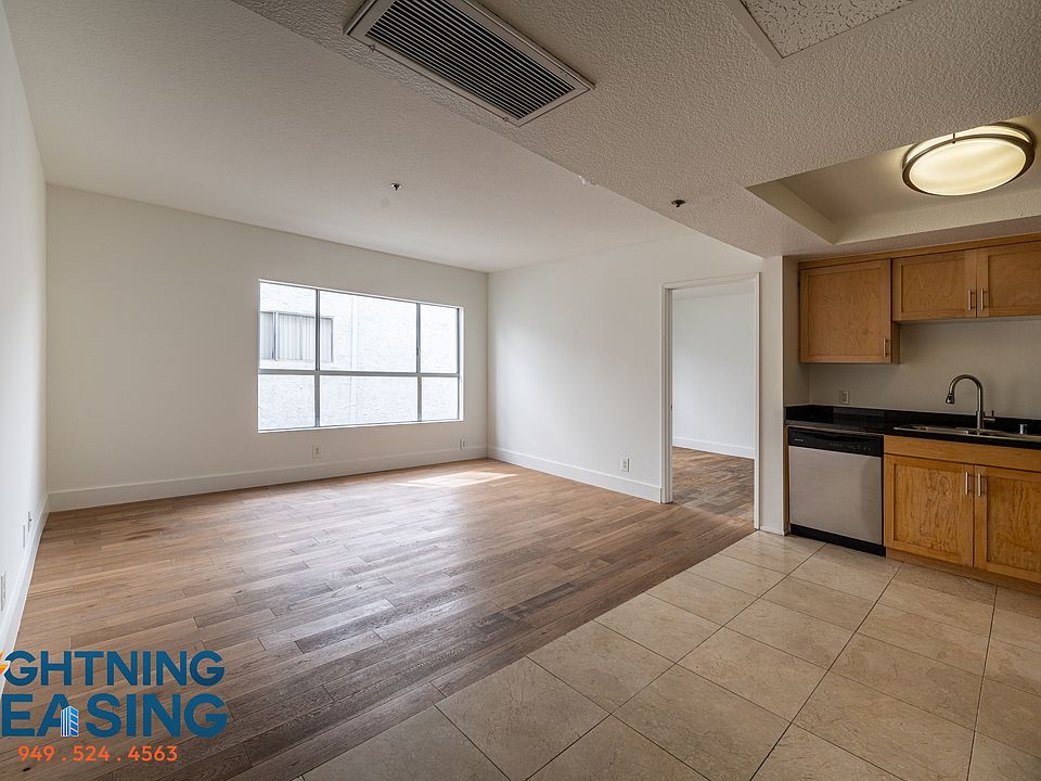 1st image of 937 Palm Ave #206D