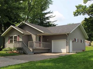109 S Andrews Ave, Greenwood, WI 54437