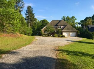 101 Mariners Cove Rd, Hodges, SC 29653