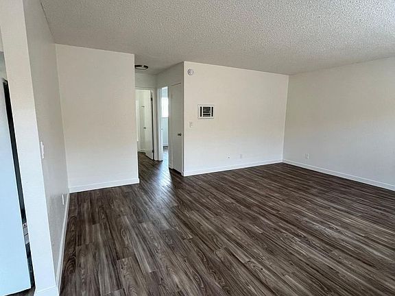4th image of 1422 Holly Ave #Ib