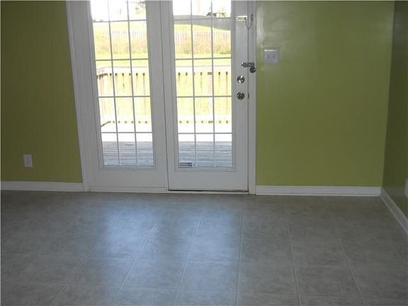 5th image of 3428 N Henderson Way