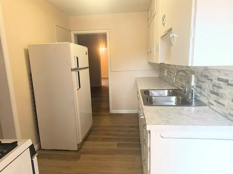 1404 Martin Ln #C — Photo 4