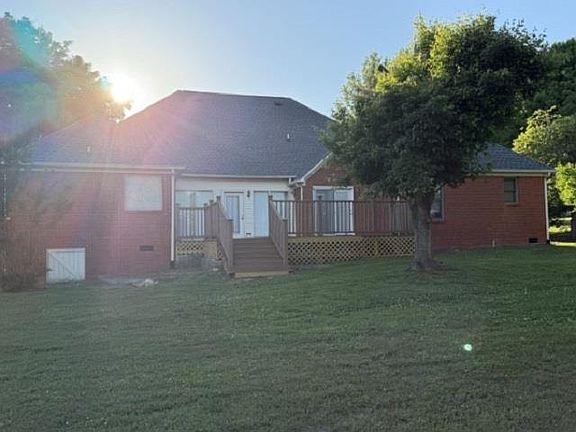 5th image of 205 Ouida Ln