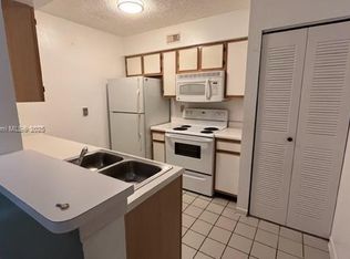 2820 N Oakland Forest Dr APT 106, Fort Lauderdale, FL 33309
