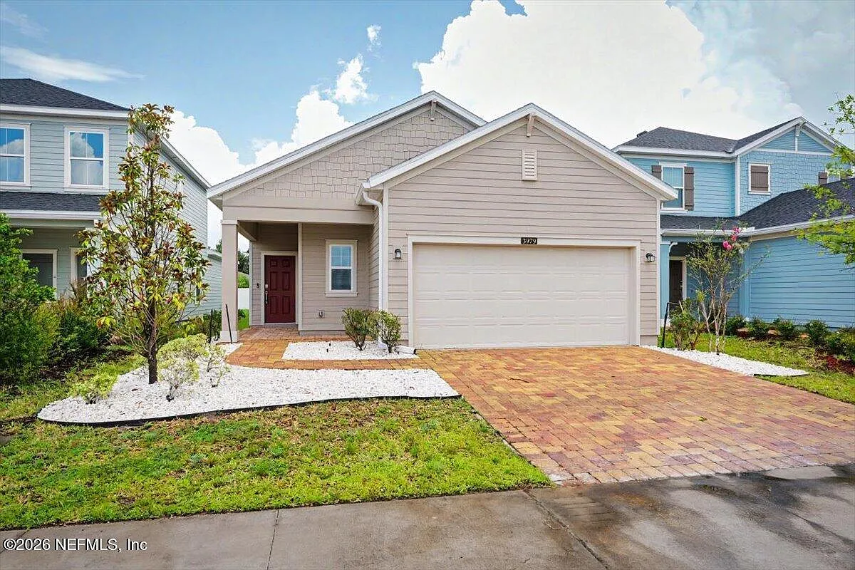3 bed, 2.5 bath, 1710 sqft, $2,350 — Photo 1